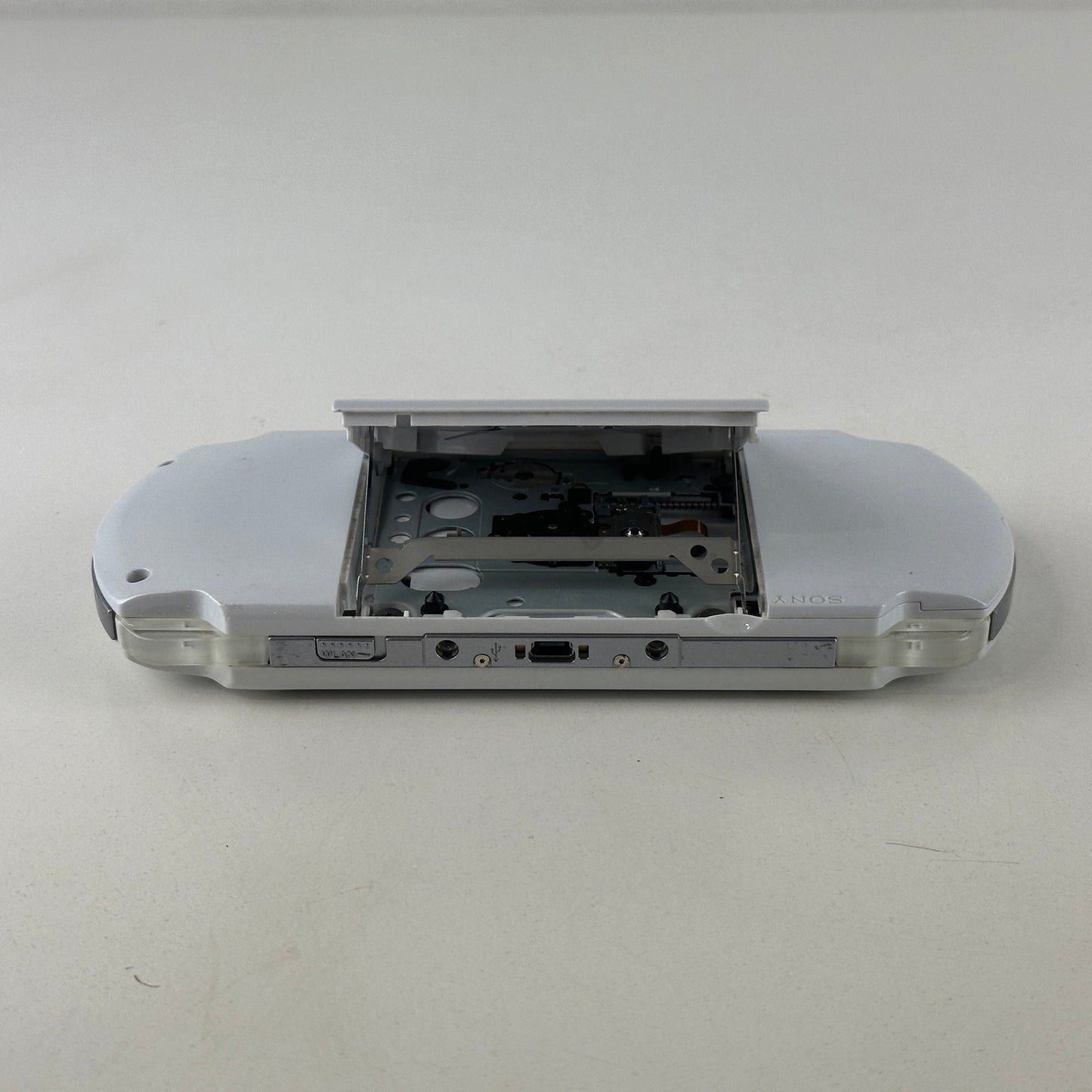 Sony PSP 3000 Pearl White PSP-3000PW No Box