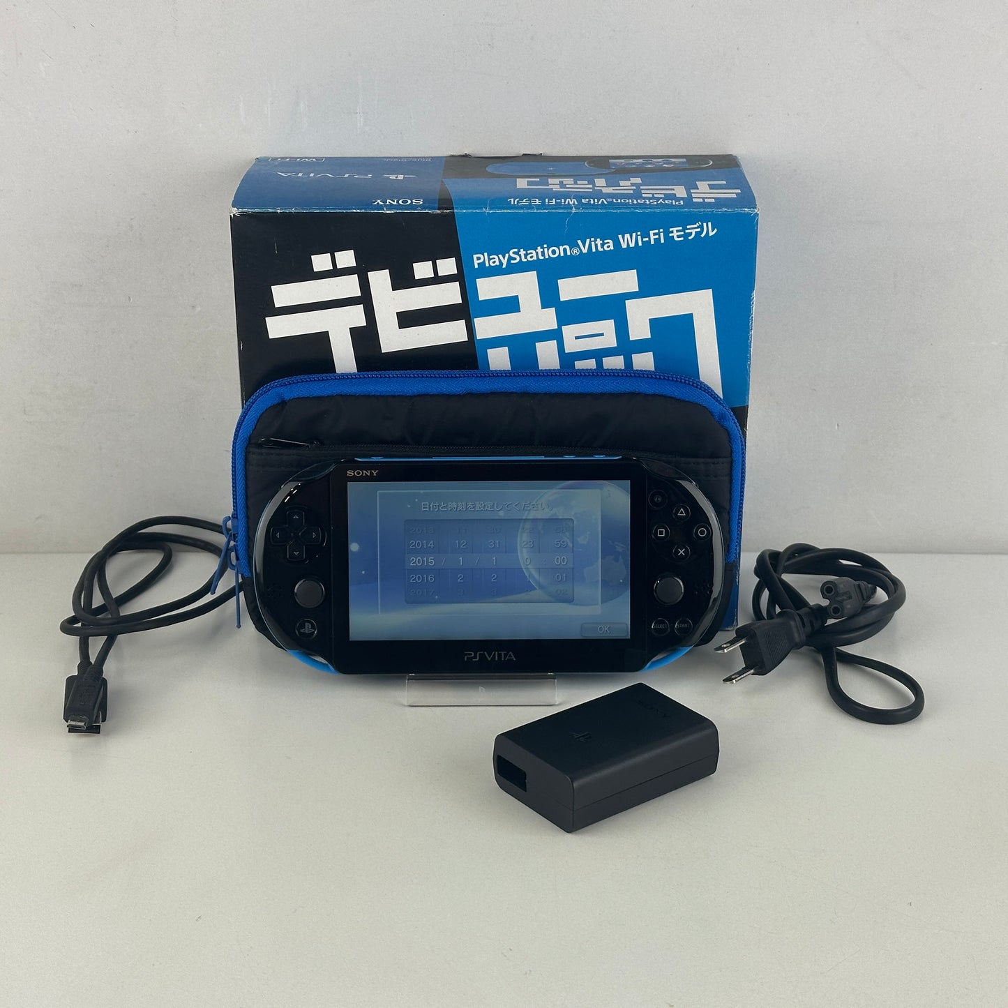 Sony PS Vita Blue Black Wi-Fi Debut Pack PCH-2000ZX18