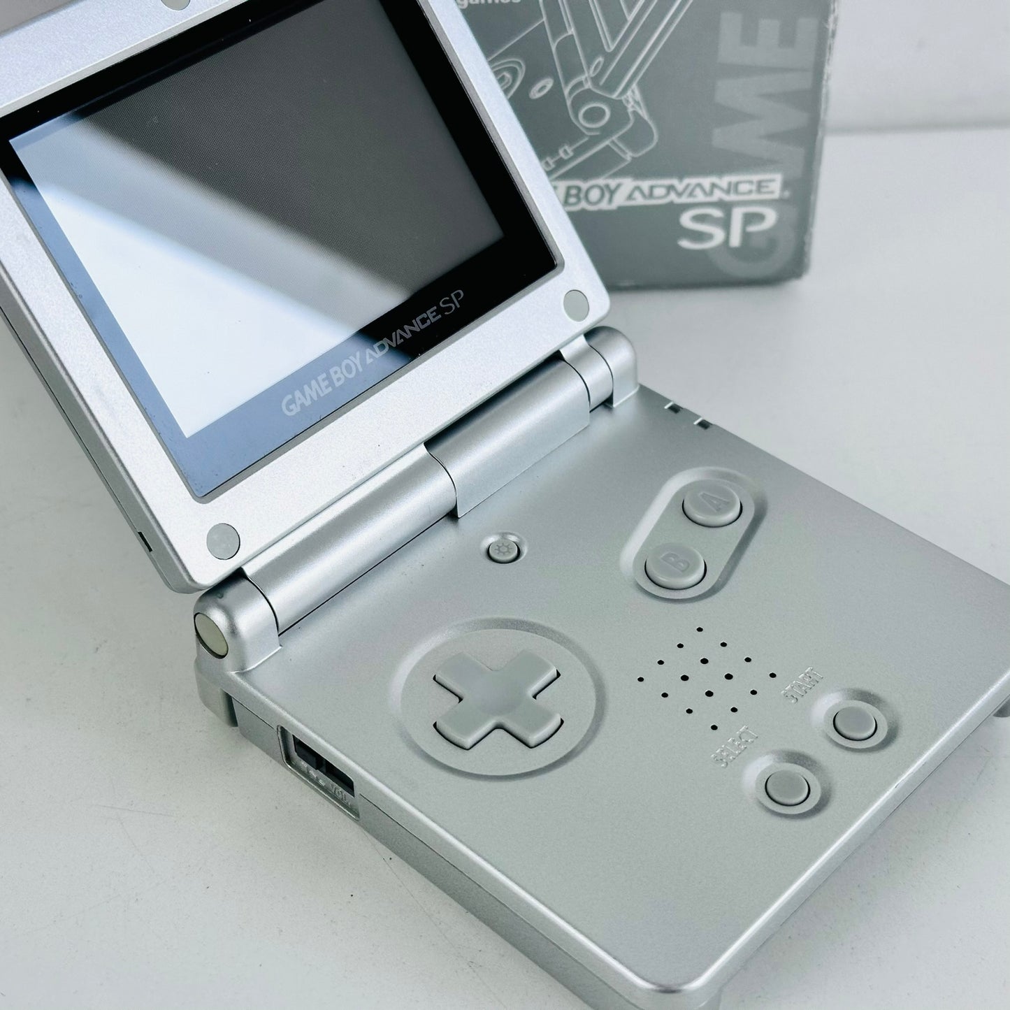 Nintendo Game Boy Advance SP Platinum Silver AGS-001