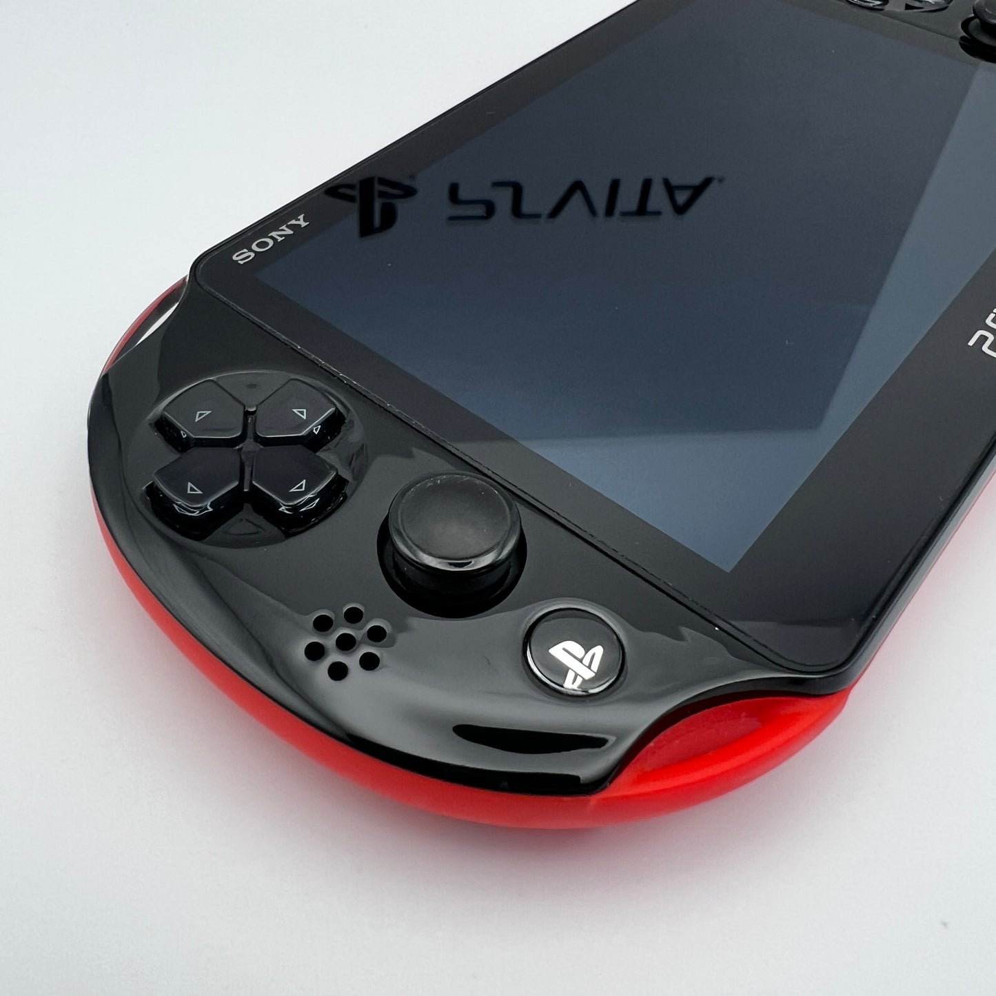 Sony PS Vita Red Black Super Value Pack PCH-2000ZX17