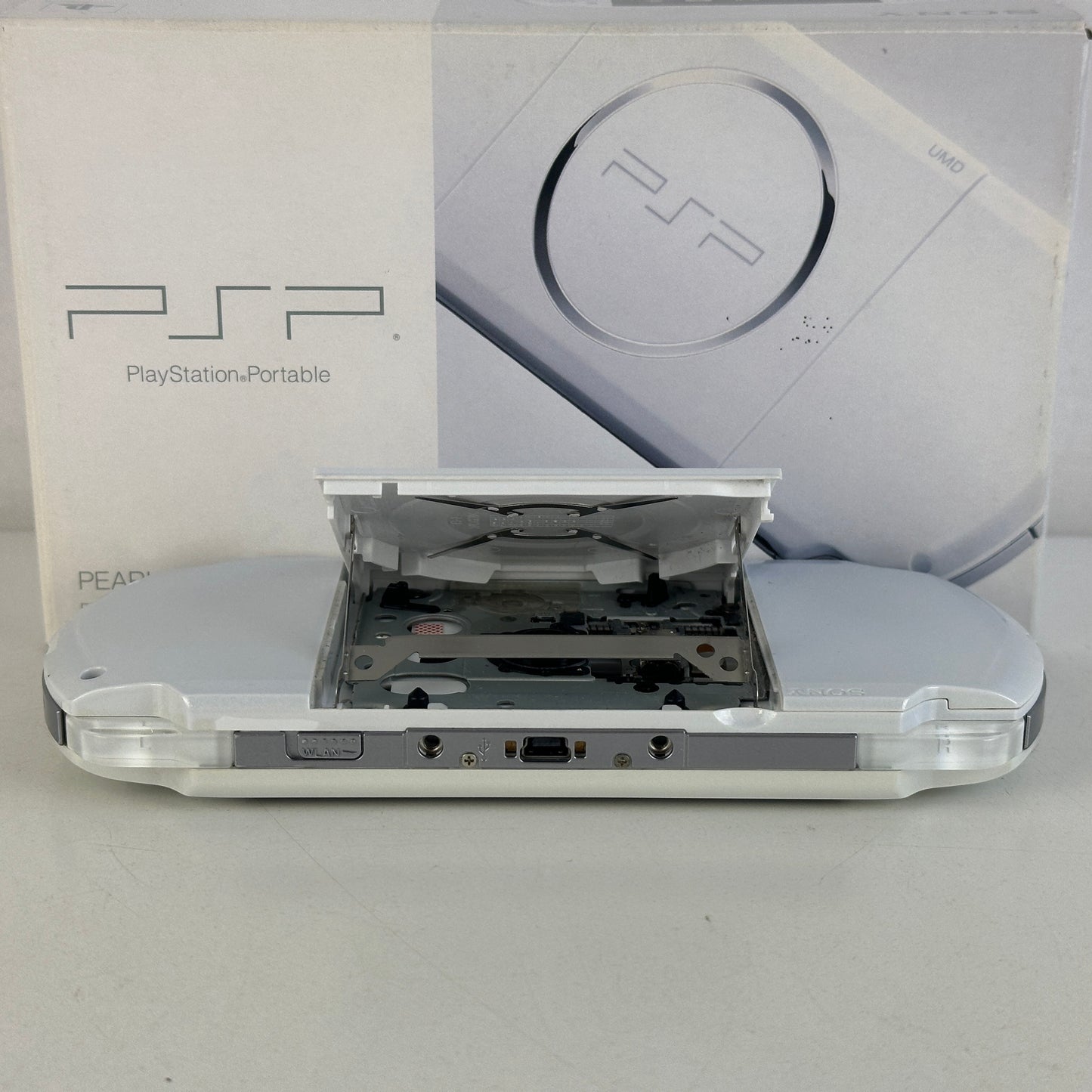 Sony PSP 3000 Pearl White PSP-3000PW