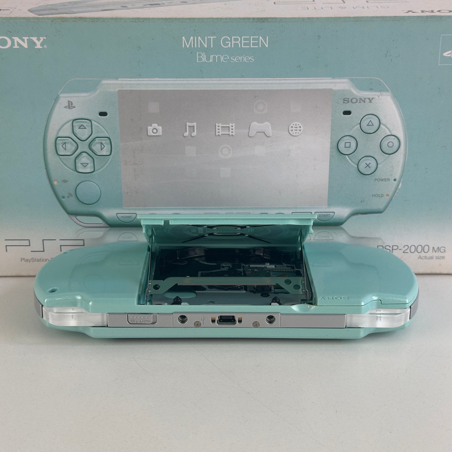 [ RARE ] Sony PSP 2000 Mint Green PSP-2000MG