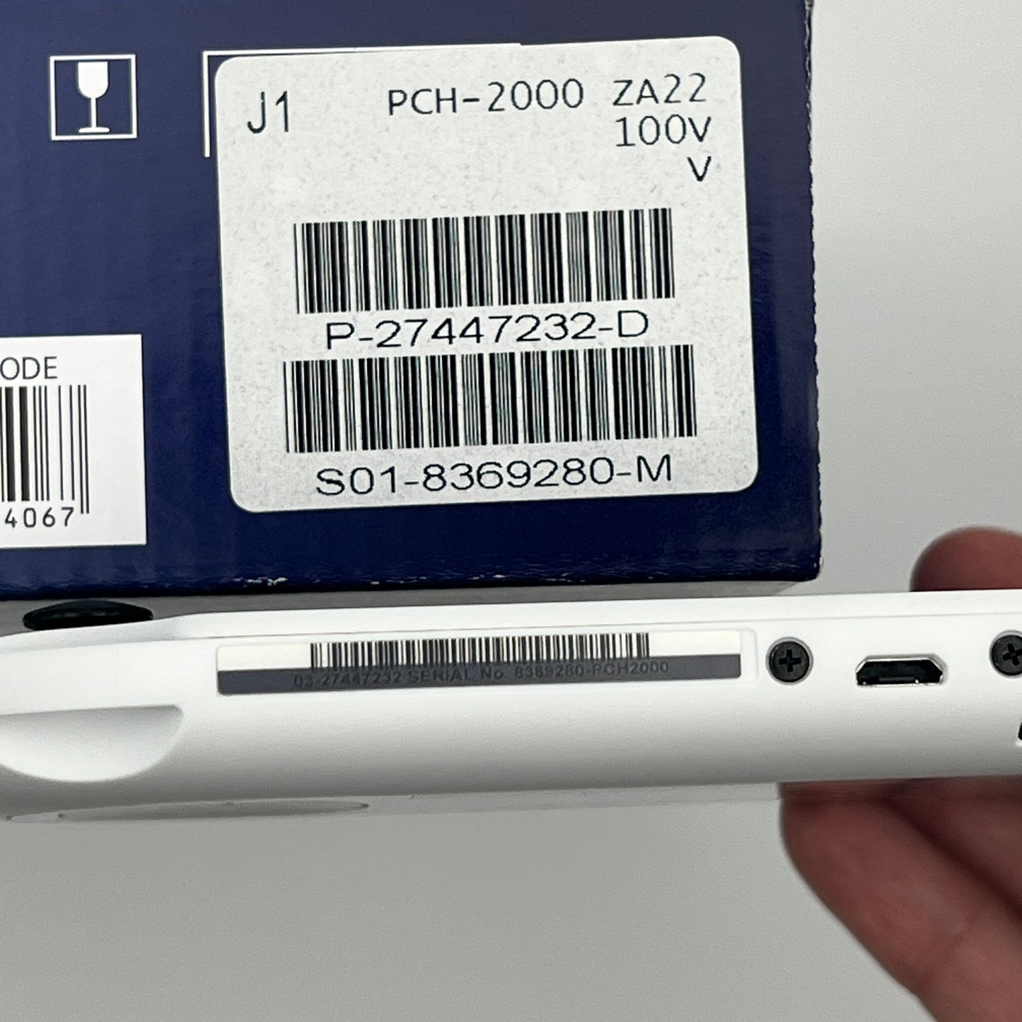 Sony PS Vita Glacier White PCH-2000ZA22