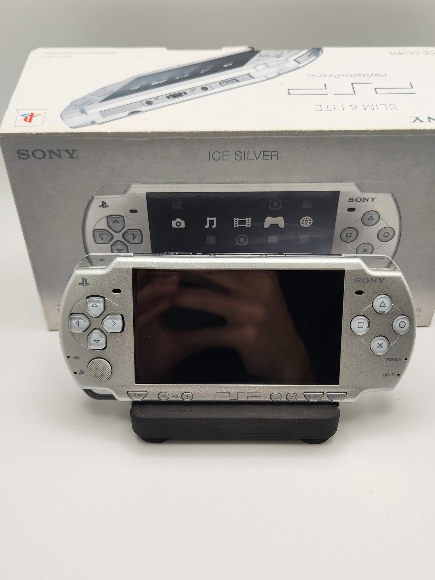 Sony PSP 2000 Ice Silver PSP-2000IS