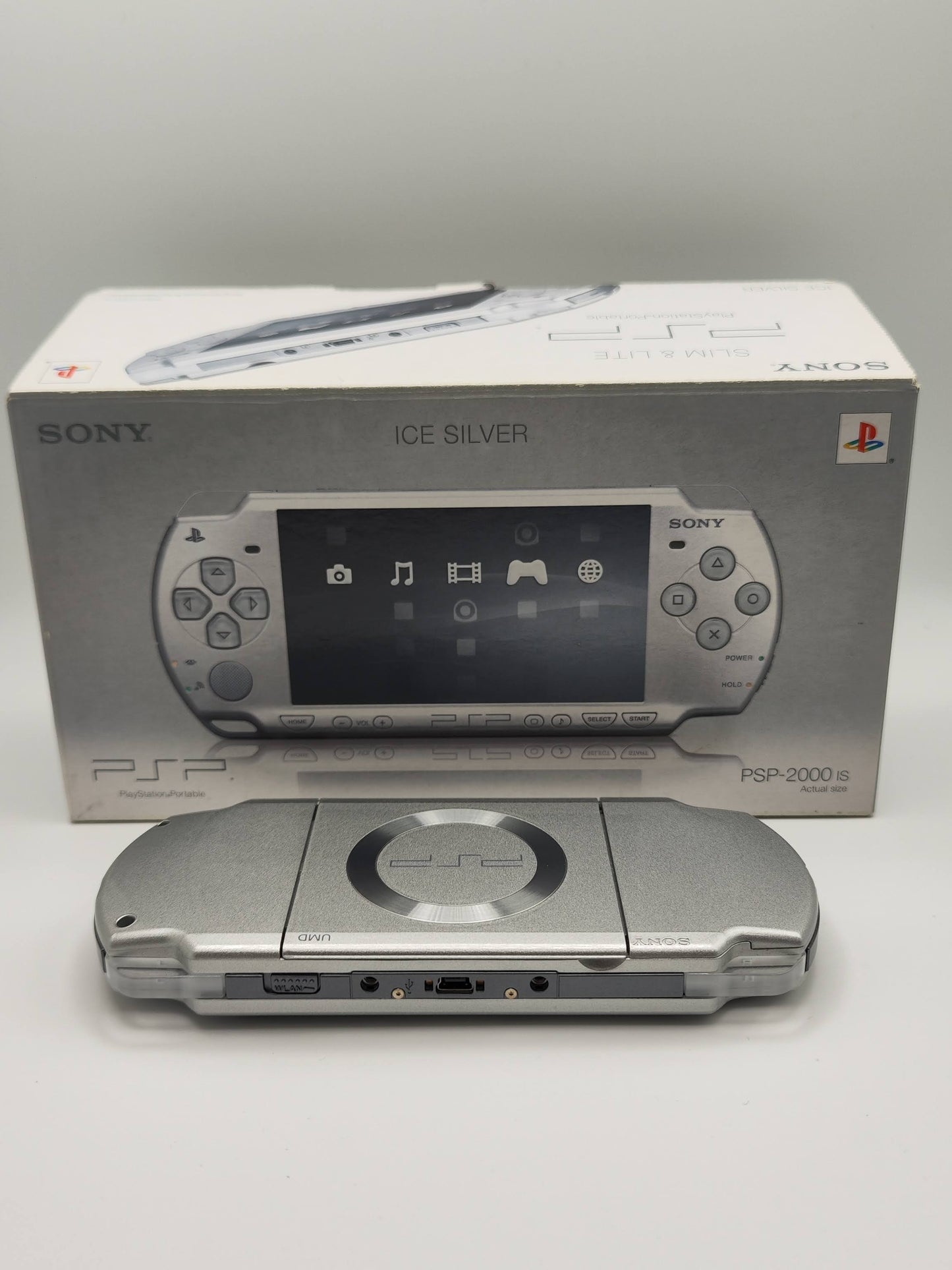 Sony PSP 2000 Ice Silver PSP-2000IS